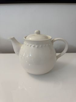 Pottery Barn Teapot 