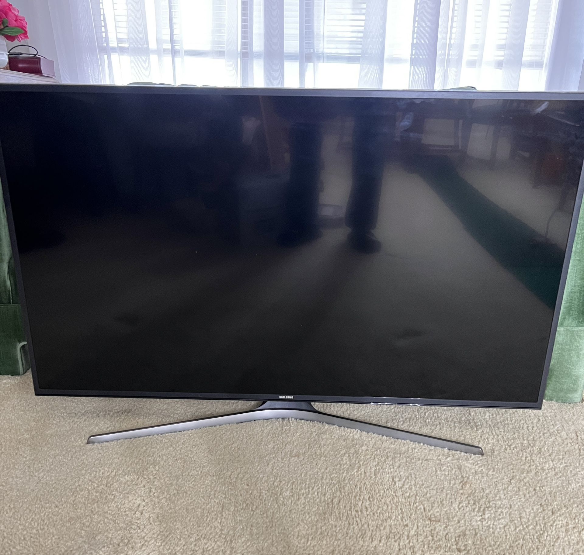 Broken 50 Inch Samsung LED Smart TV. Free For Parts or Repair