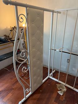 Full size Metal bed frame white