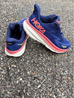 Women’s running, walking shoes. Like new. Hoka Clifton 9. Size is 9.