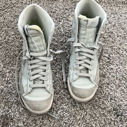 Size 9 Nike Blazer Mid '77 Vintage - Light Bone/Grey