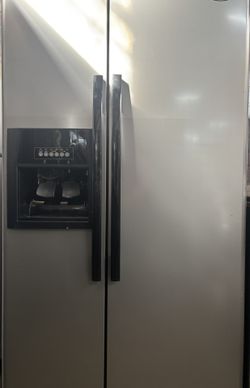 Whirlpool Side By Side Refrigerator 