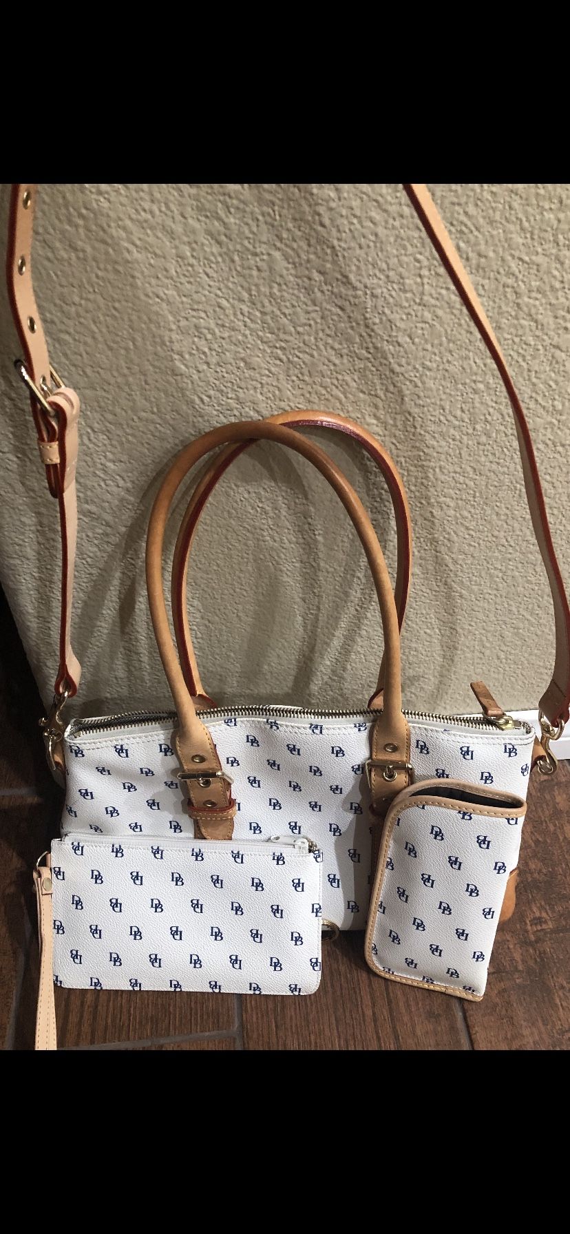 Dooney & Bourke Purse set