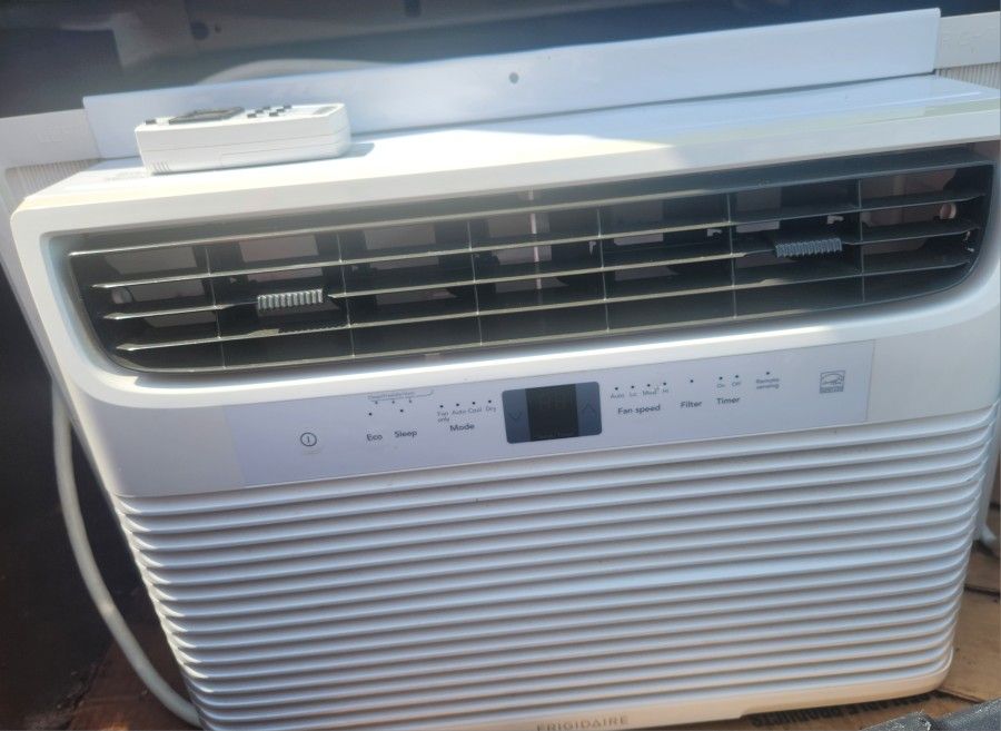 Frigidaire 12000 Btu 