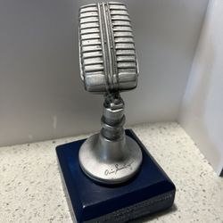 Vin Scully Dodger’s Commemorative Microphone Statue. Ring of Honor Ceremony May 3  2017 DESCRIPTION 