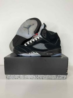 Air Jordan Retro 5 Black/White/ Metallic Silver Size: 7Y