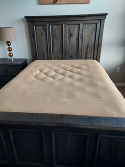 Nice Rustic Wood Queen Bed & Nighstand