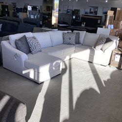 Koralynn 3pc Sectional with Chaise