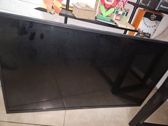 43 inch Pioneer Smart TV (obo)
