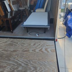 Twin bed that goes up and down I have a new mattress as well