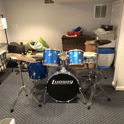 Full Drum Set