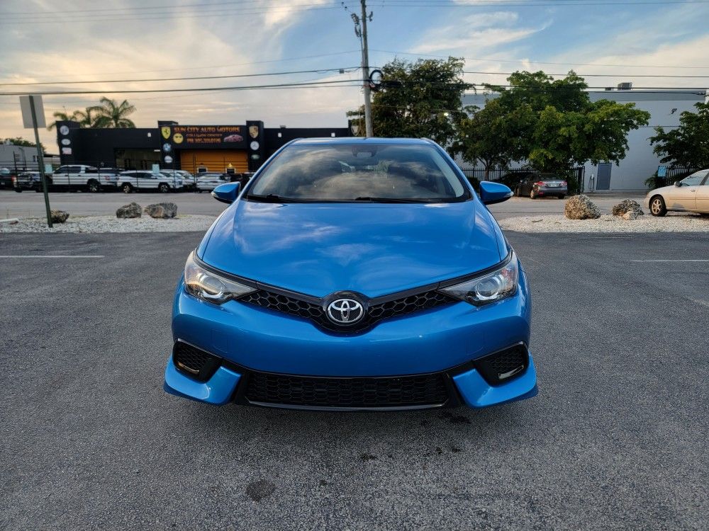 2017 Toyota IM 