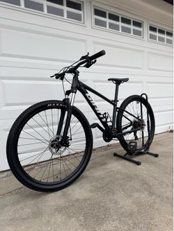 Giant Talon Mountain Bike - 15.5" Frame / 29" Wheels