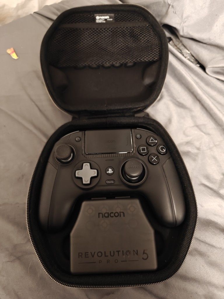 Nacon Revolution Pro 5 Controller