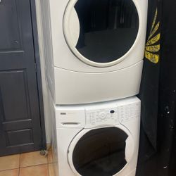 WASHER AND ELECTRIC DRYER 220V