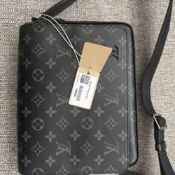 Louis Vuitton LV District PM Messenger Bag In Monogram Eclipse Canvas Black