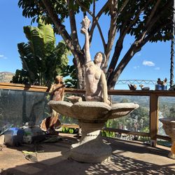 Beautiful Fountain Of Lady Holding A Seashell 