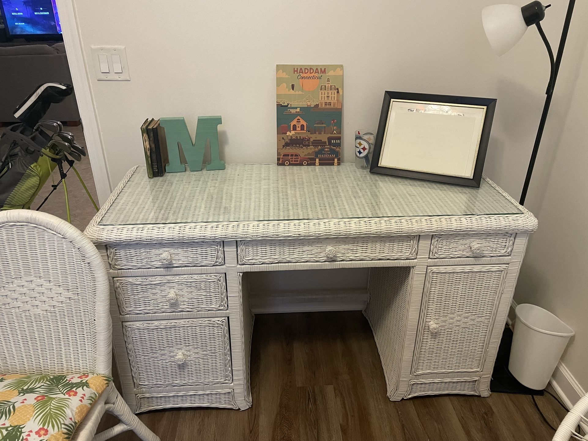 White Wicker Desk With Chair