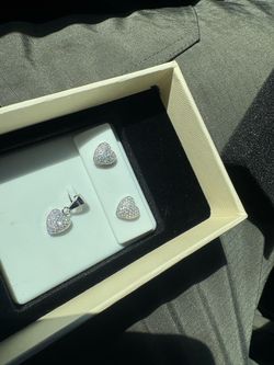 💎 925 STERLING SILVER MOISSANITE HEART SET – $120