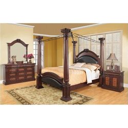 Queen Sz Wooden Bedroom set 