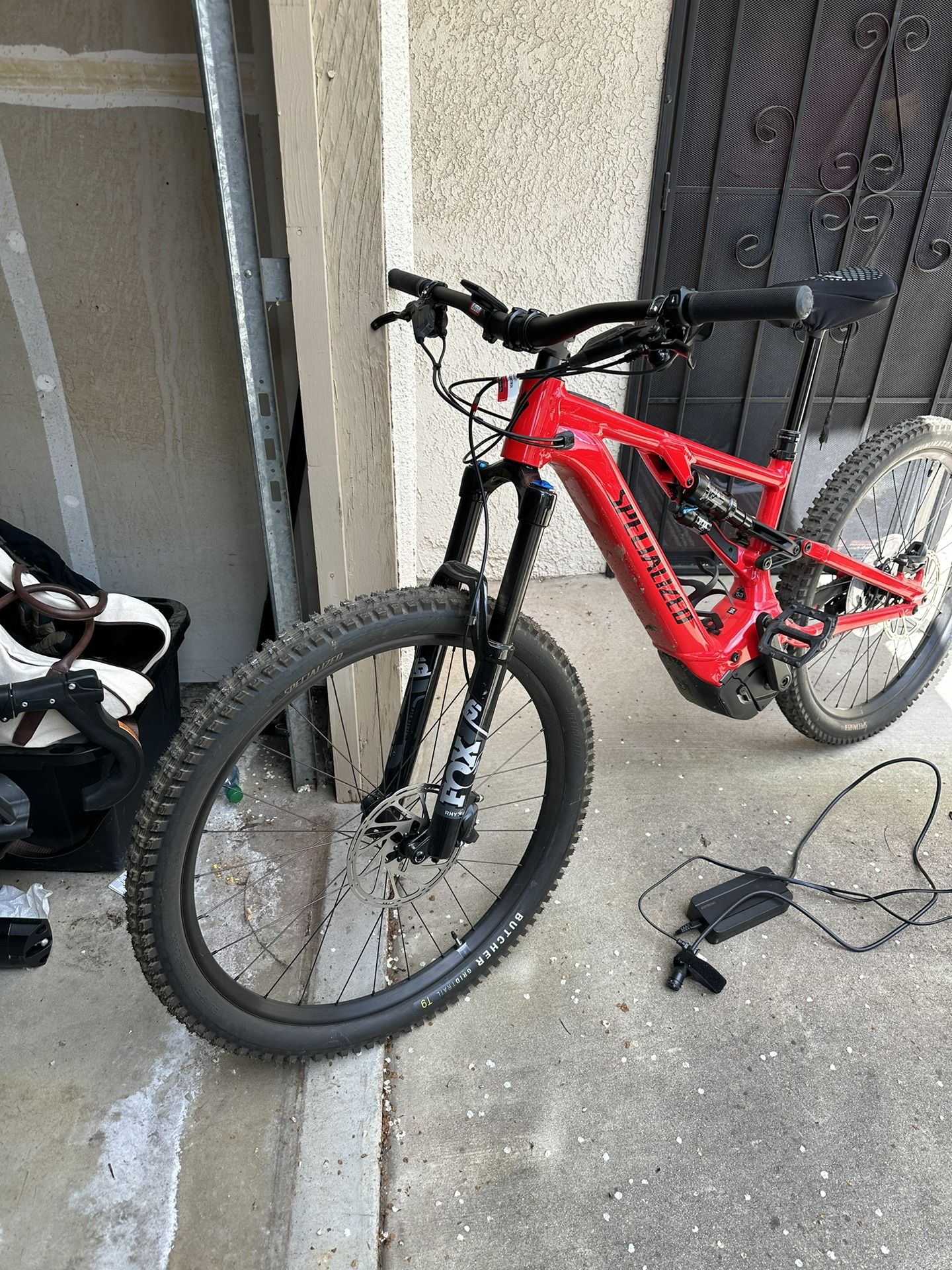 Specialized e-Mountain Bike