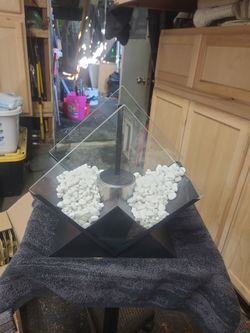 Centerpiece..complete..patio dining room or bedroom