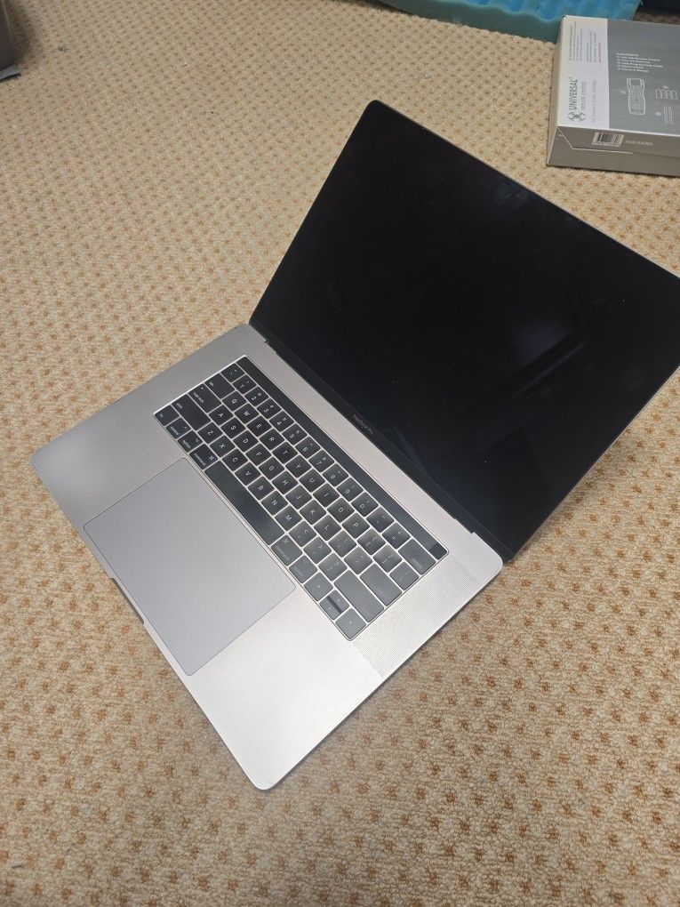 Broken LCD Macbook Pro A17 For Parts