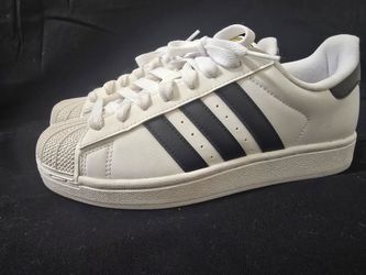 White/ black stripe adidas size 7 like new