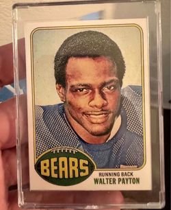76 Topps Walter Payton Rookie Card #148 featuring legendary Chicago Bears Hall of Fame running back Walter Payton.