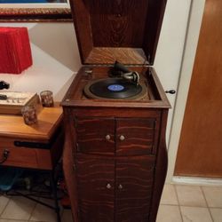 Antique Victrola Record player