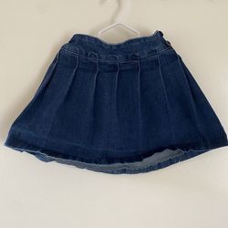 Garanimals -  Size 5 Girls Jean Pleaded Skirt / Skort- Pre-owned - Good Condition - Great Fabric 