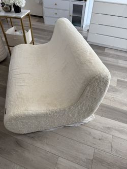 Cream Sherpa Loveseat – Curved, Cozy 2-Seater (Hardly Used)