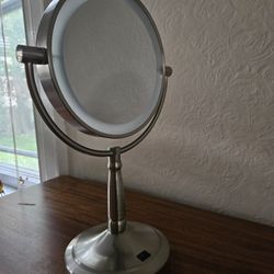 Lighted Makeup Mirror 
