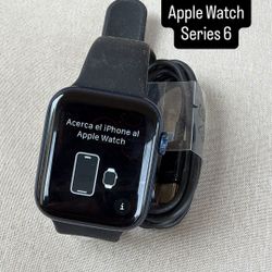 Apple Watch Series 4 Cellular! Like New 