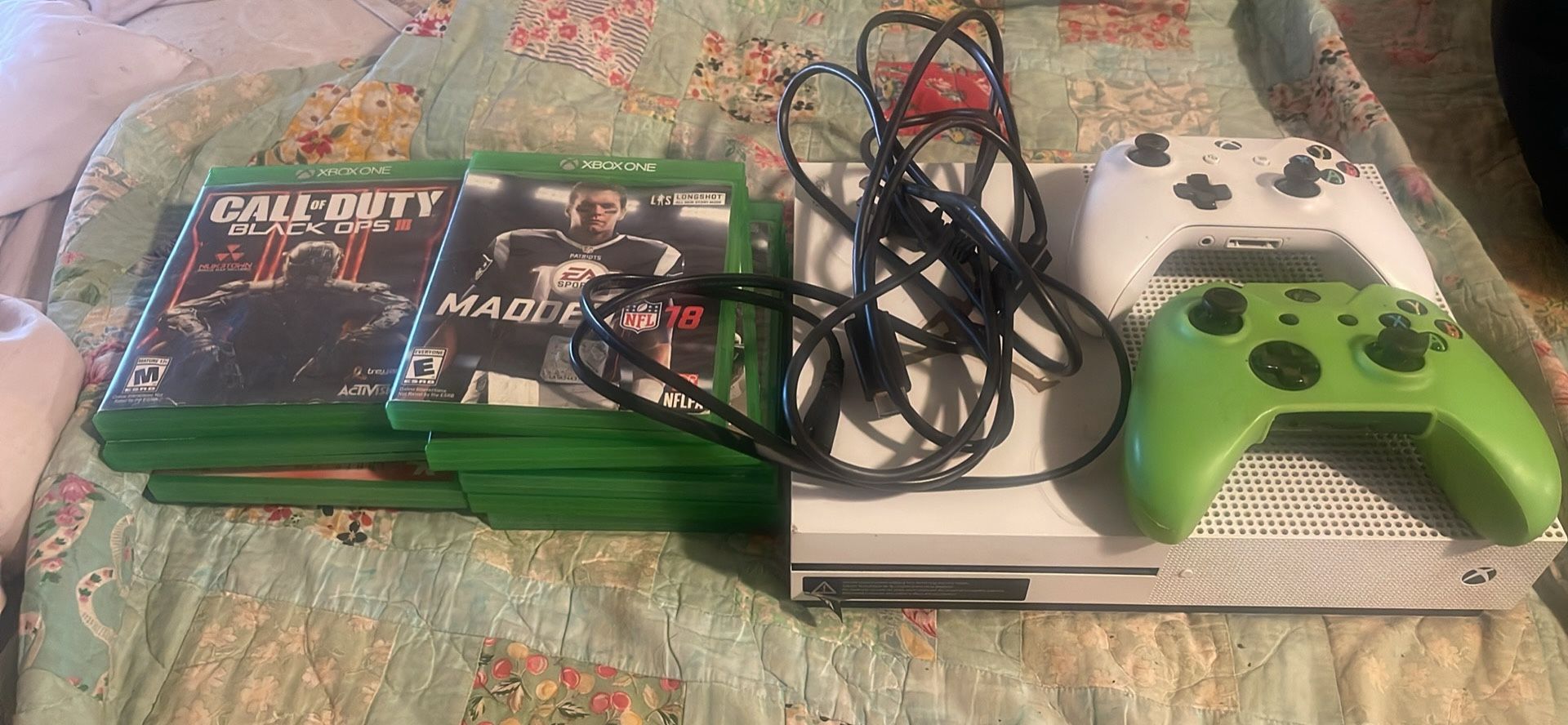 Xbox1 Gaming Console With 2 Gaming Controllers And Games