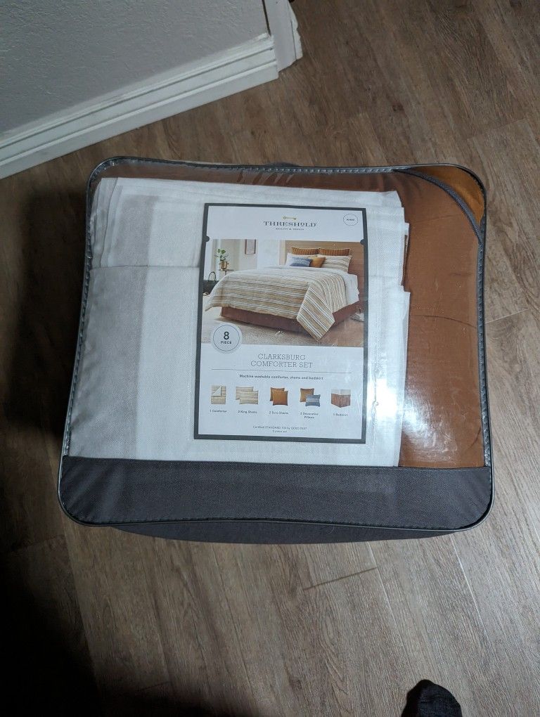 Brand new Target Threshold 8 Piece King Bedding Comforter Set .....$80