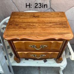 2 Nightstands Available 