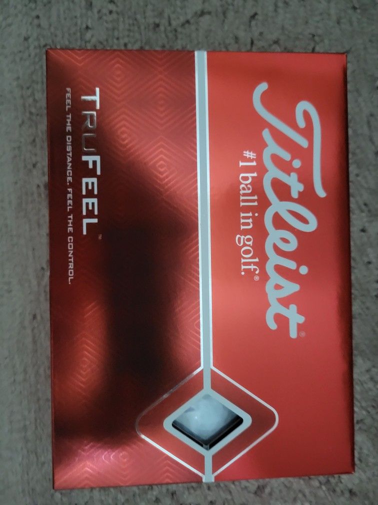 Brand new dozen Titleist trufeel golf balls
