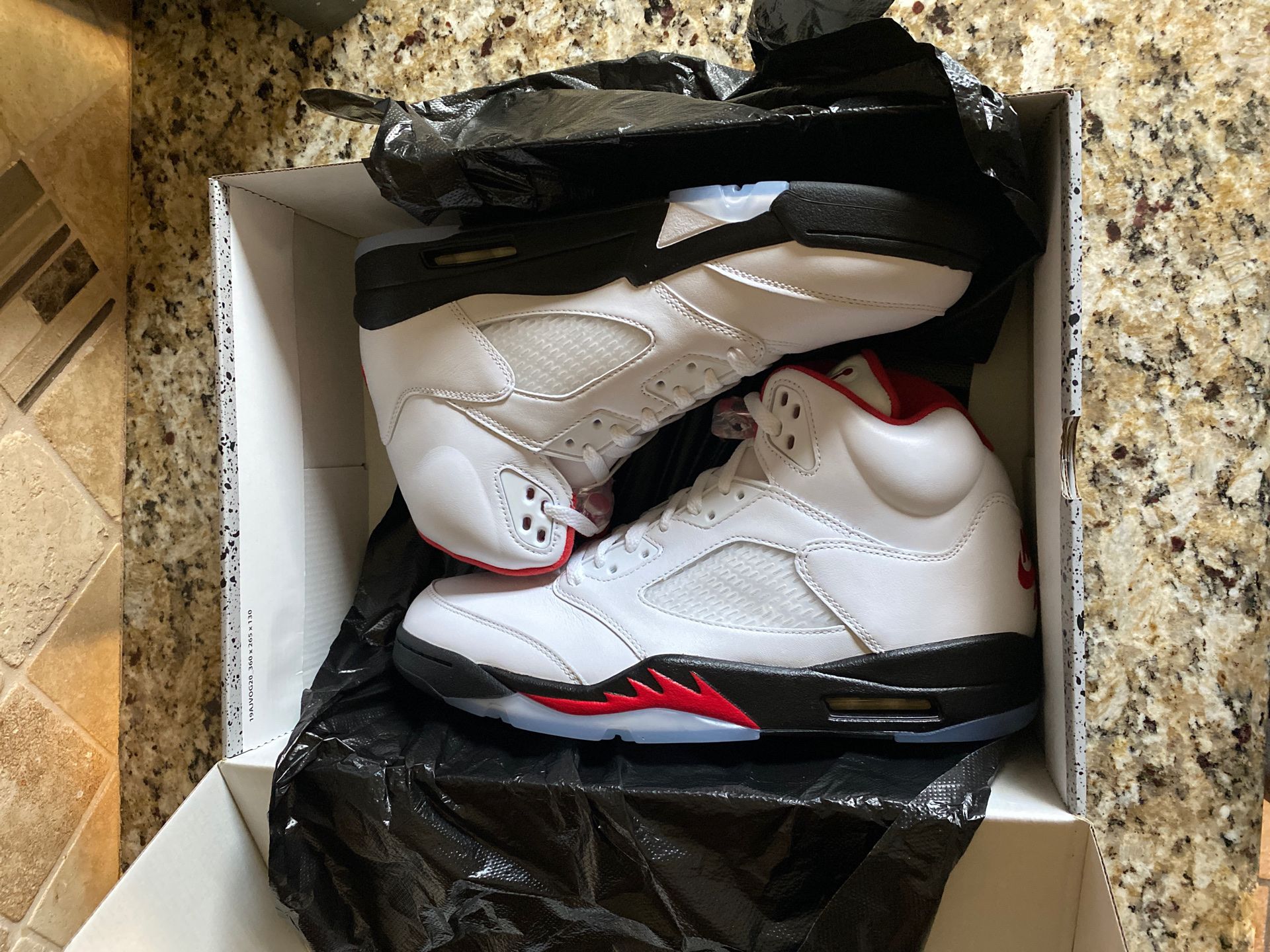 Air jordan 5 Fire red sz 11