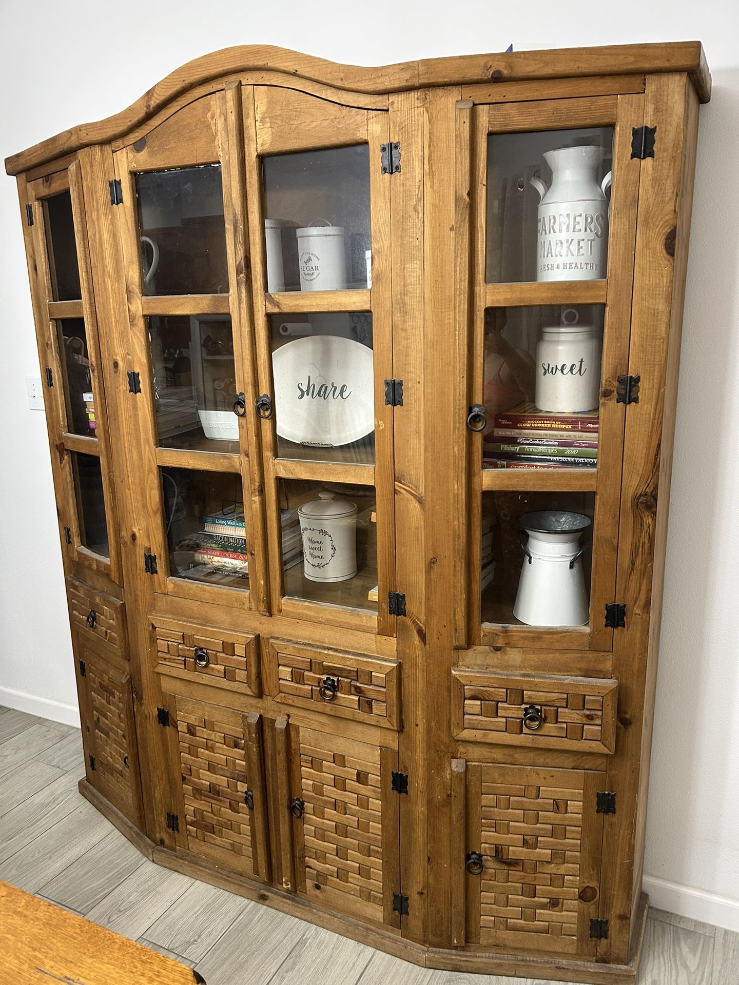 Antique Farmhouse China/Vitrina