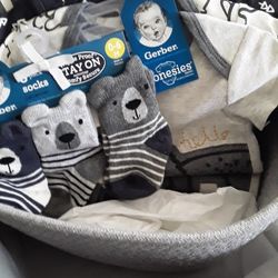 CARTERS 3 MONTHS OLD GIFT BASKET !! ALL BRAND NEW  ITEMS SHOWN ARE IN THE GIFT BASKET !!   $40.00 FIRM 