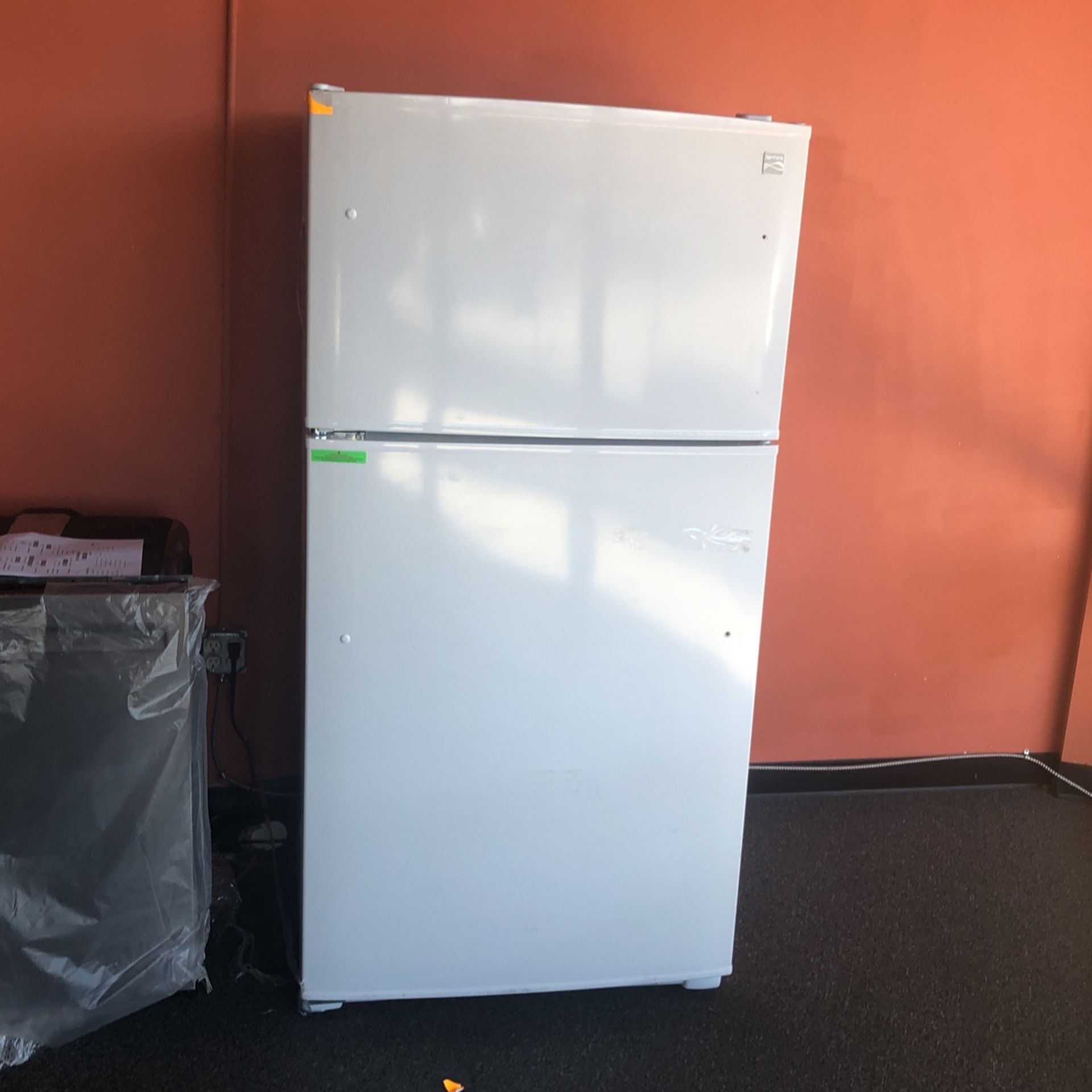 Kenmore Refrigerator With Warranty & Delivery Available 