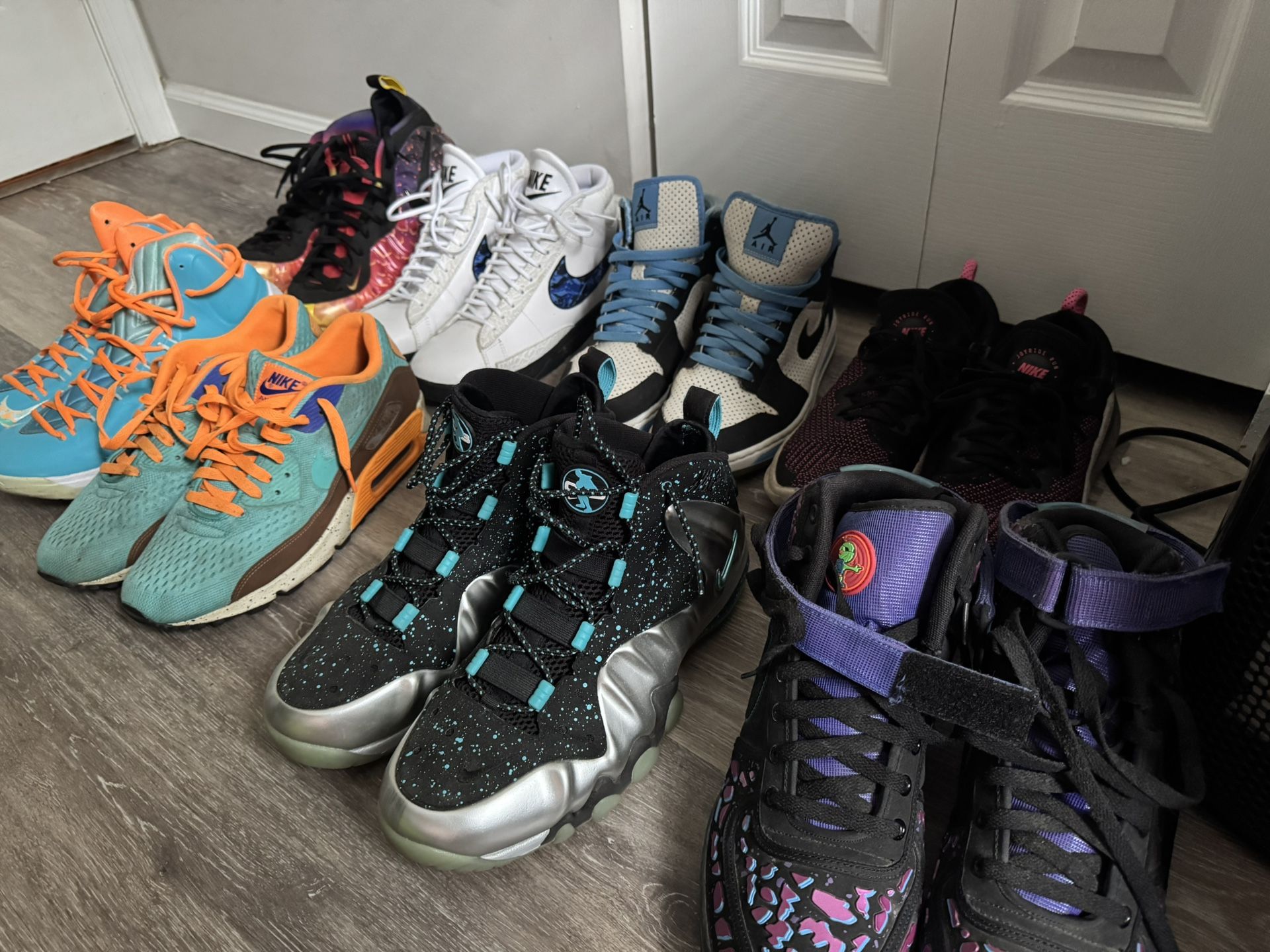 Lot of Nike Shoes