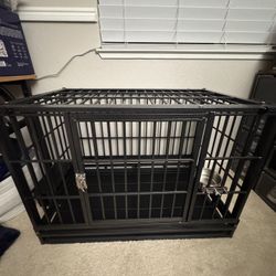 Like New 36” Stackable Indoor/Outdoor Dog Crate