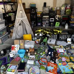 💥HUGE TEACHER GARAGE SALE💥