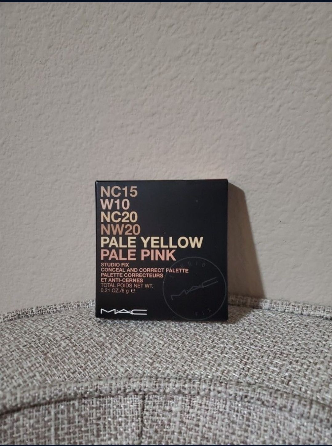 New MAC Studio Fix Conceal & Correct Palette- Light