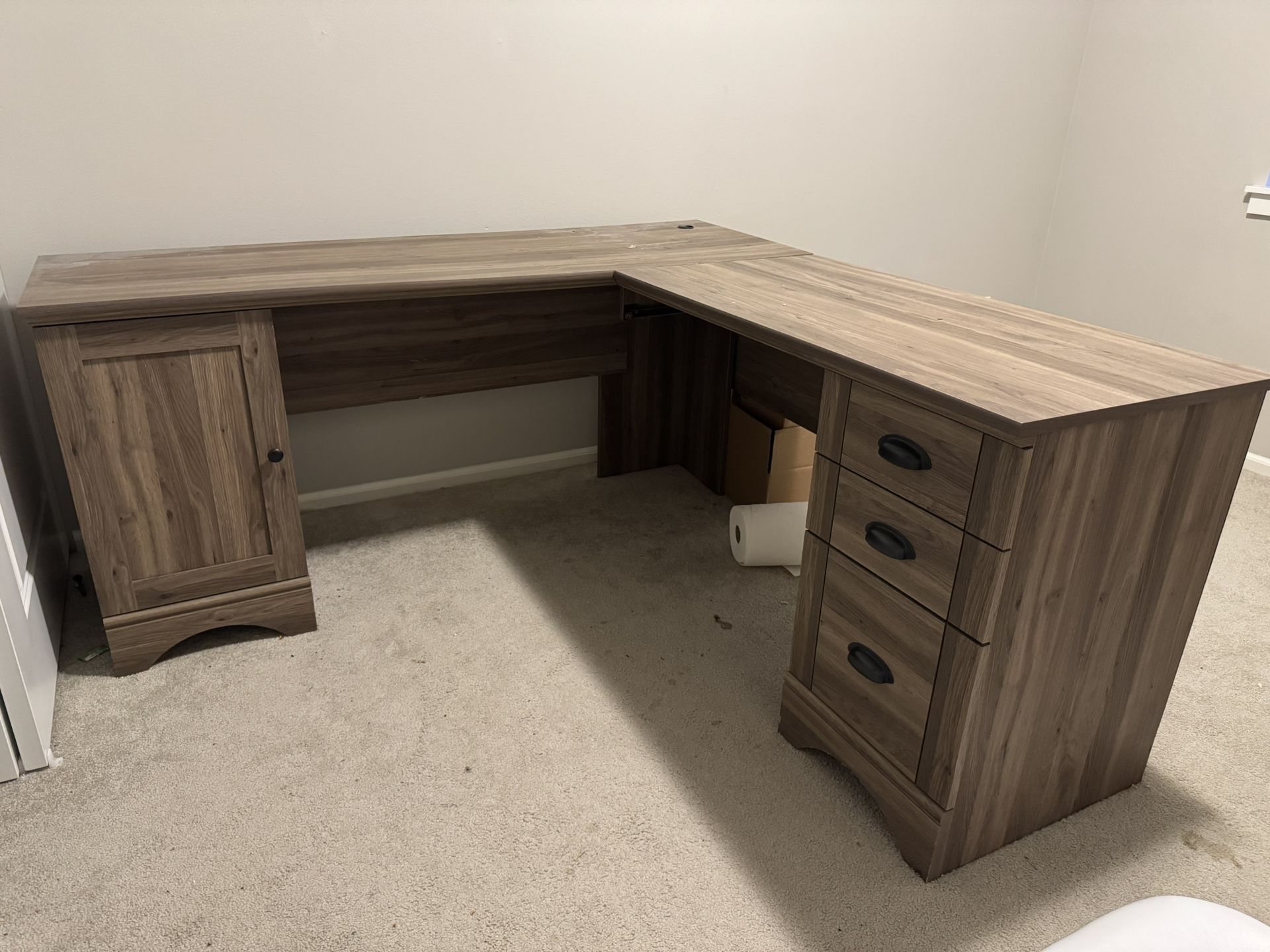 Pending-FREE office Desk
