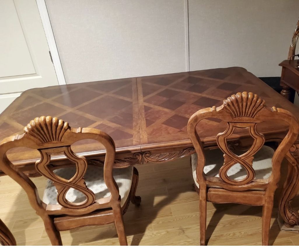 Antiqued Dining Table 