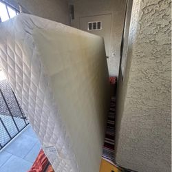 QUEEN box spring and metal frame 