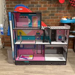 Huge 3 Story Doll House